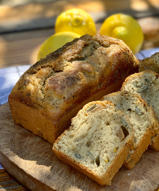 Cake salé au citron confit et thym des Corbières sauvage